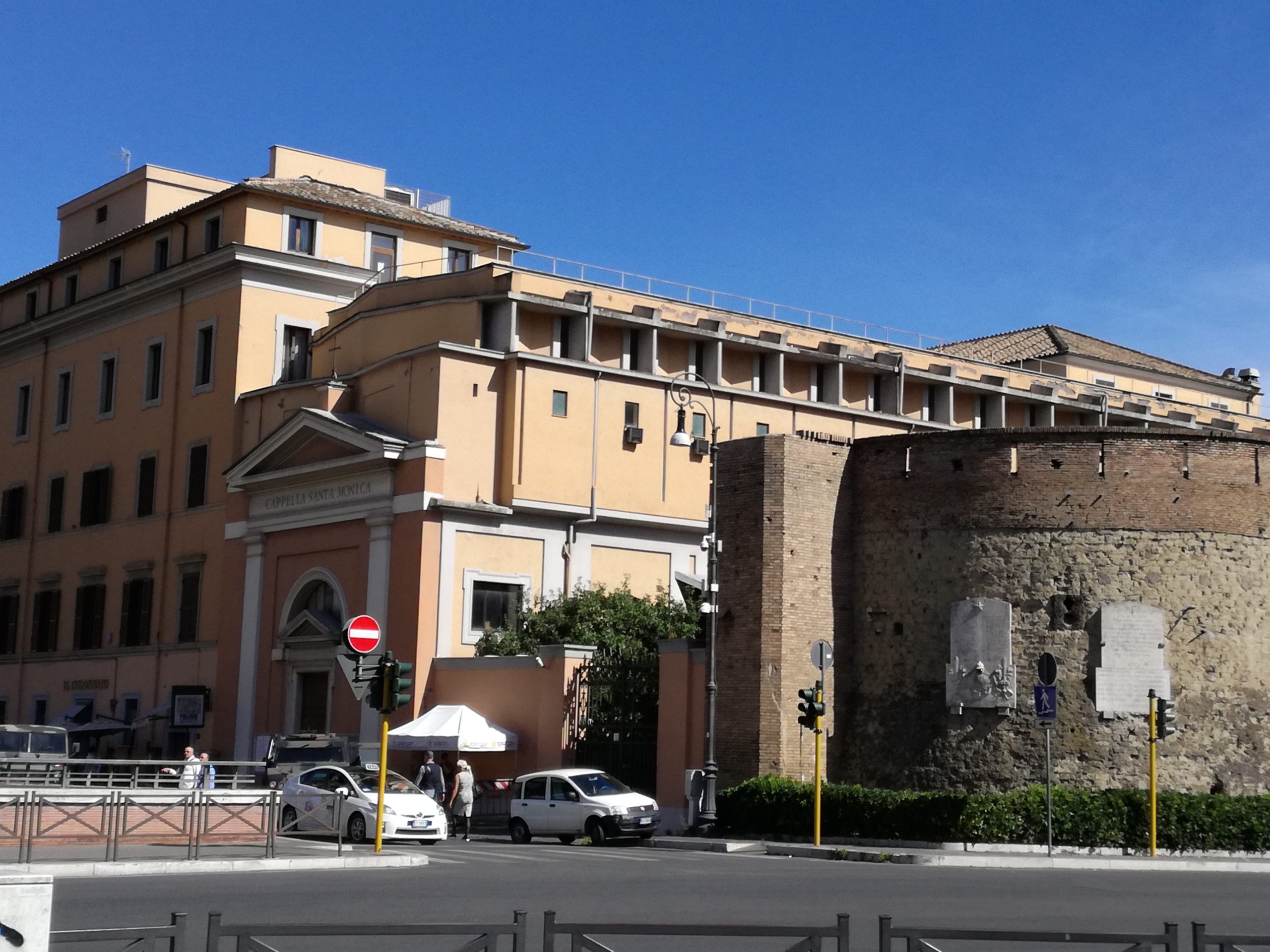 Cappella di Santa Monica a Roma. Ristrutturazione edilizia e adeguamento liturgico. Un progetto di Stefano Mavilio