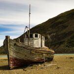 Patagonia barca sulla spiaggia